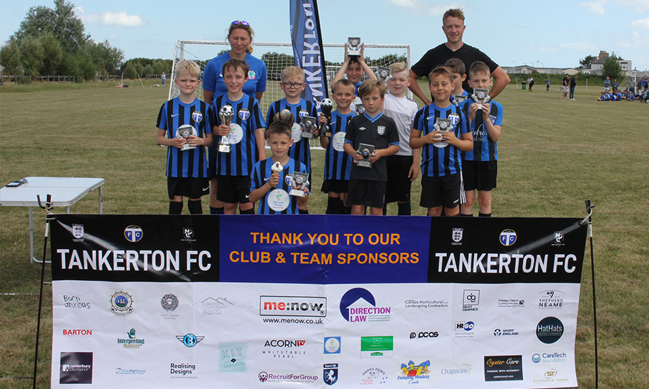 Under 9s Colts with their trophies